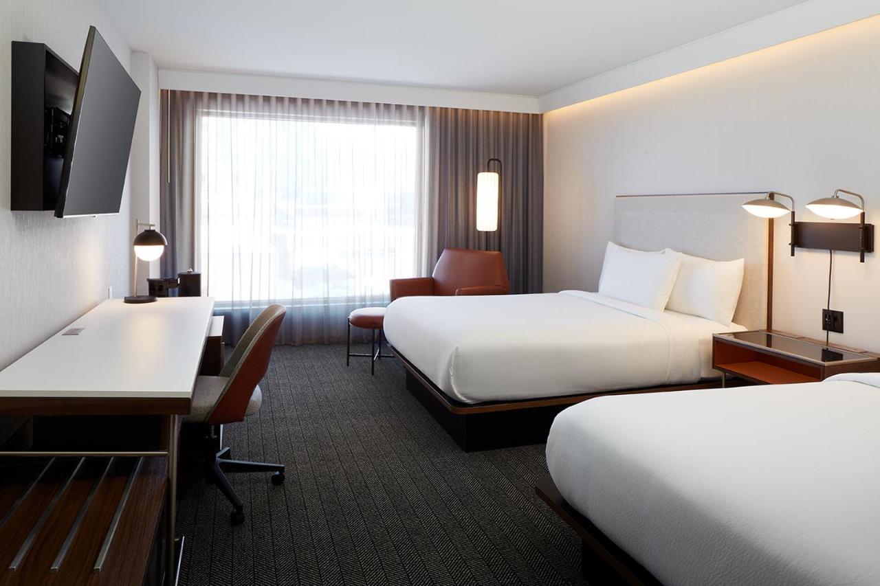 Courtyard Montreal Midtown Hotel Exterior photo